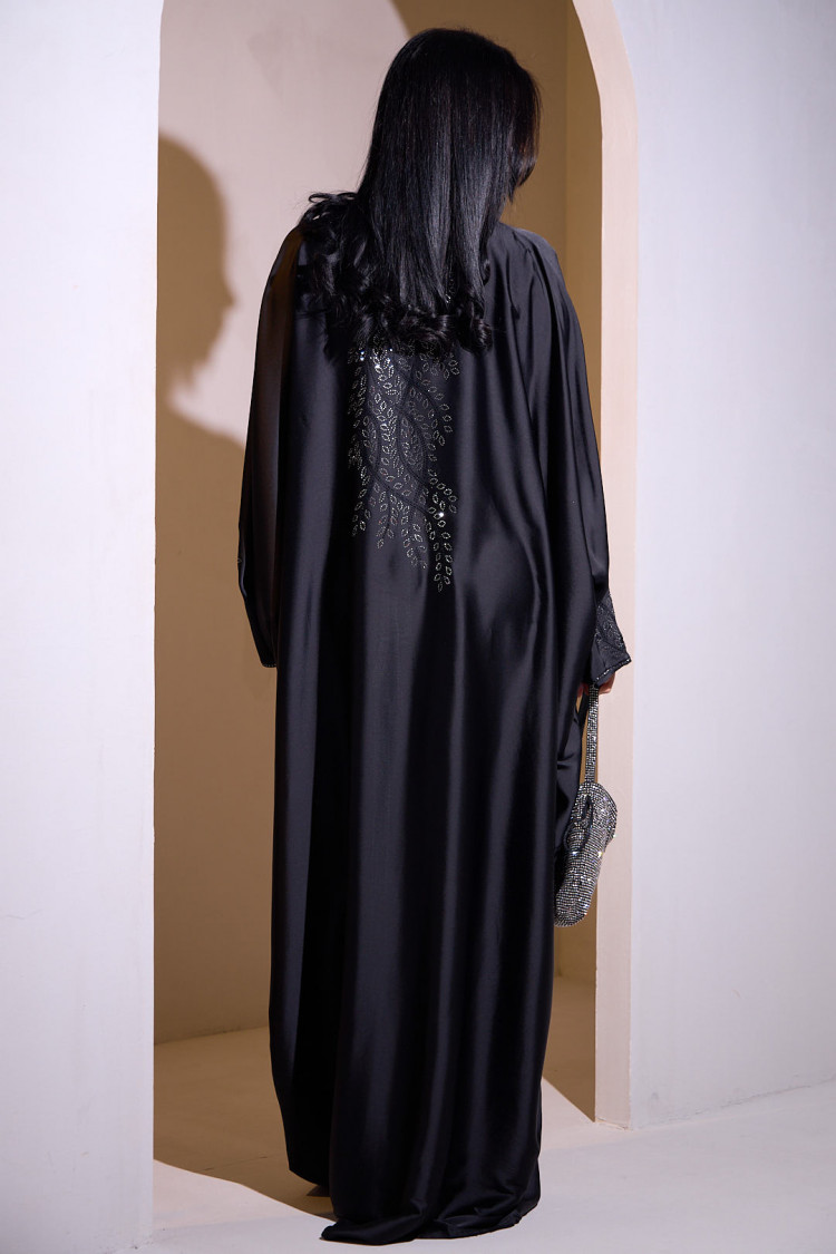 Black abaya with flower-shaped rhinestones