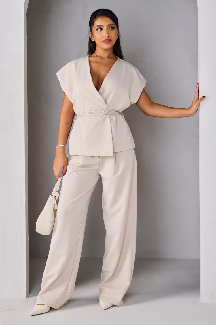 2-piece set sleeveless blazer + beige tailored pants