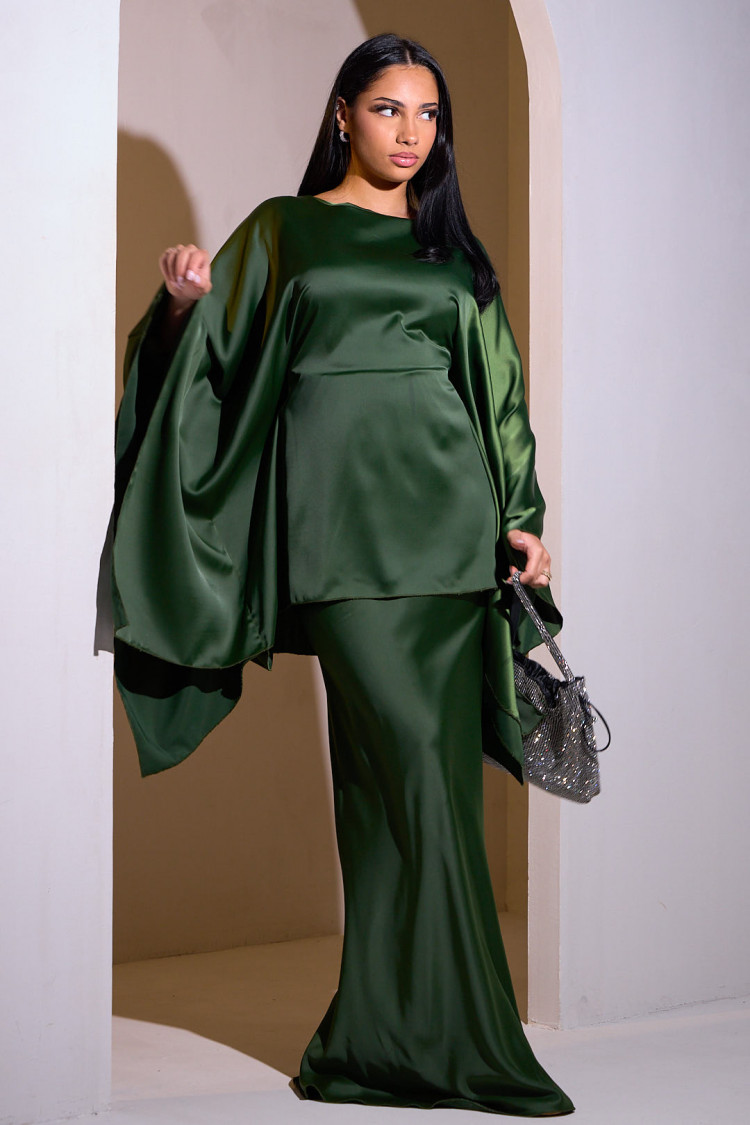 2-piece set poncho + khaki satin skirt